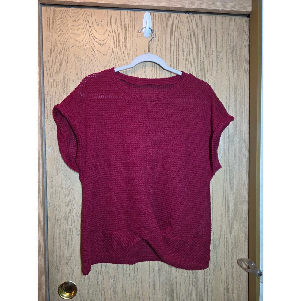 Unknown brand Large red knitted blouse. Twist front.